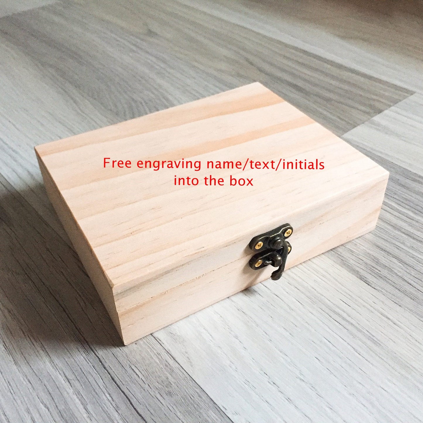 EXTRA SERVICE - Pinewood box with pesonalized name/text/initials engraving