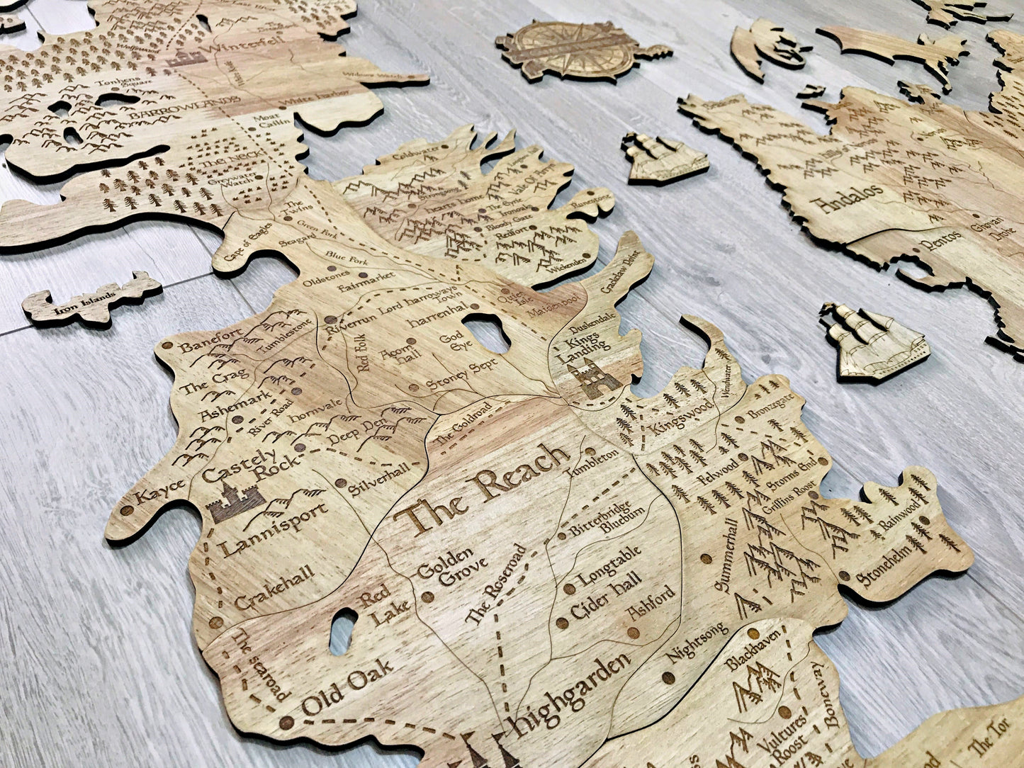 Mayan Corner - Westeros seven kingdom wooden map wall decor, Essos G.G Martin wall art, Game of Thrones details map wall decoration
